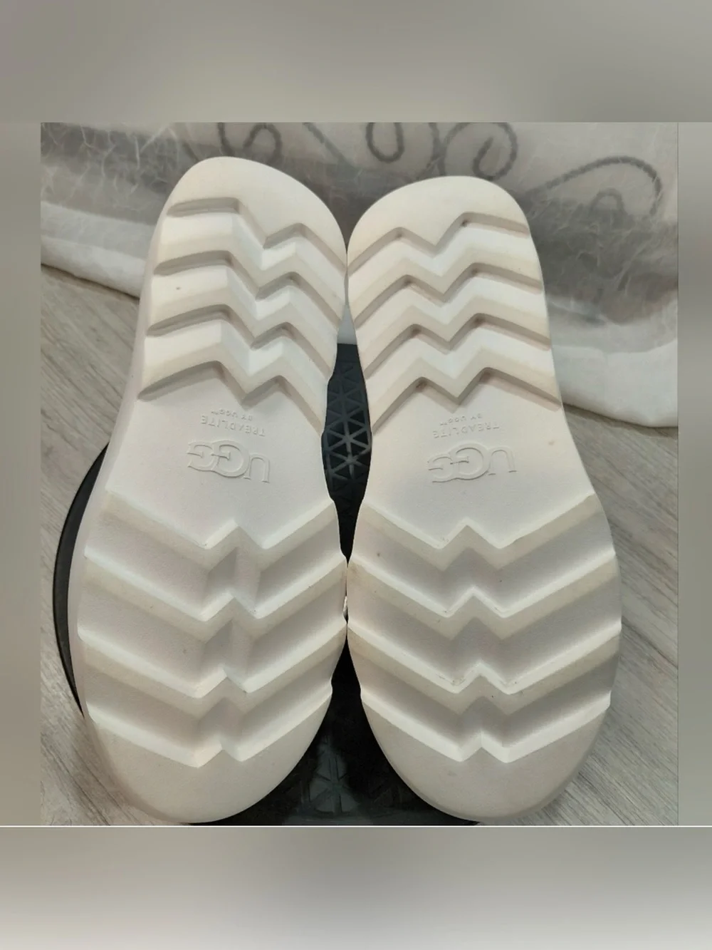 UGG Women Marin Mega Lace Black Leather Platform Sneaker Bright White Sole W7.5